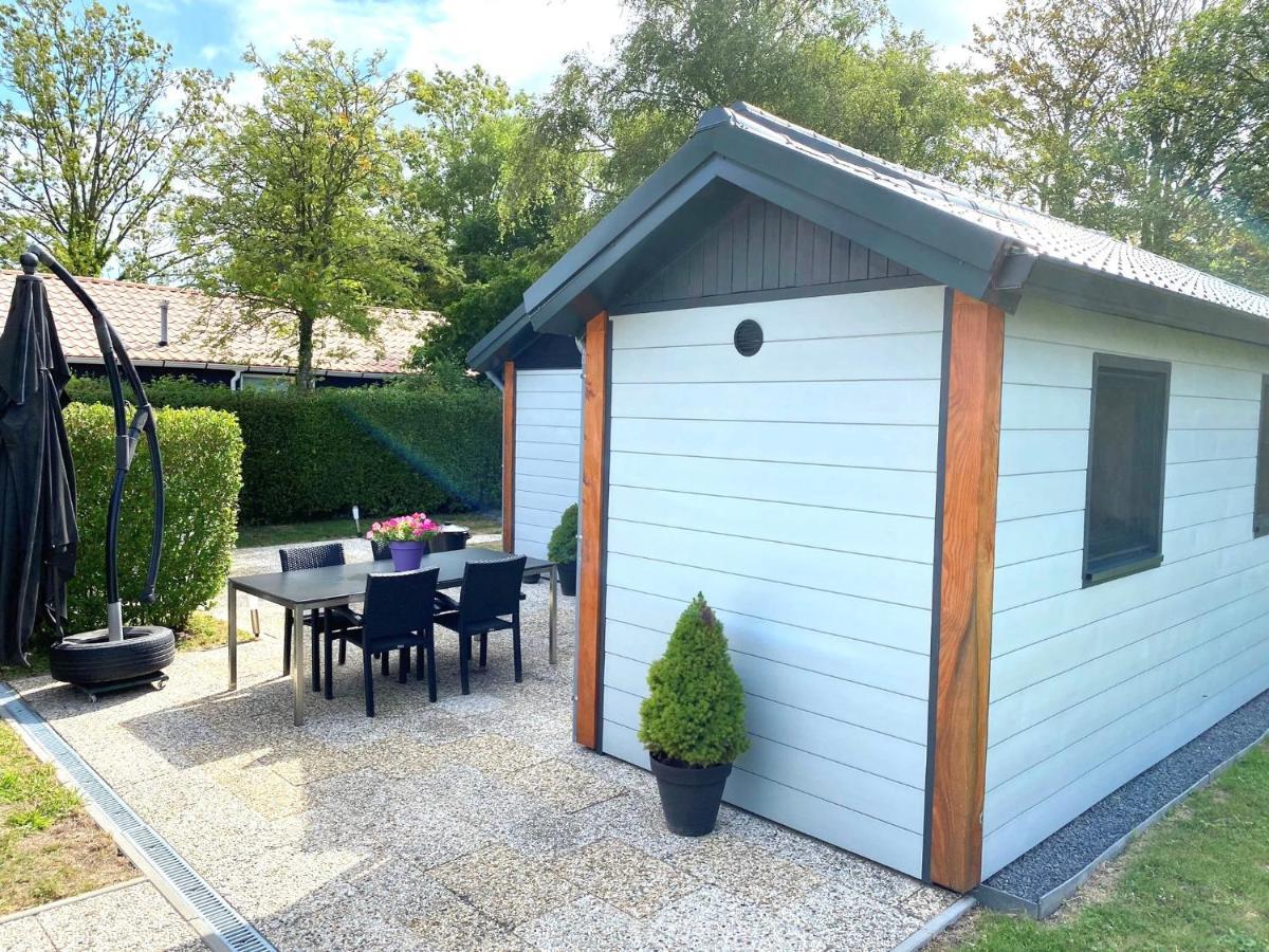 Oosterschelde Lodge Met Veel Privacy En Dicht Bij Het Water Scherpenisse Luaran gambar