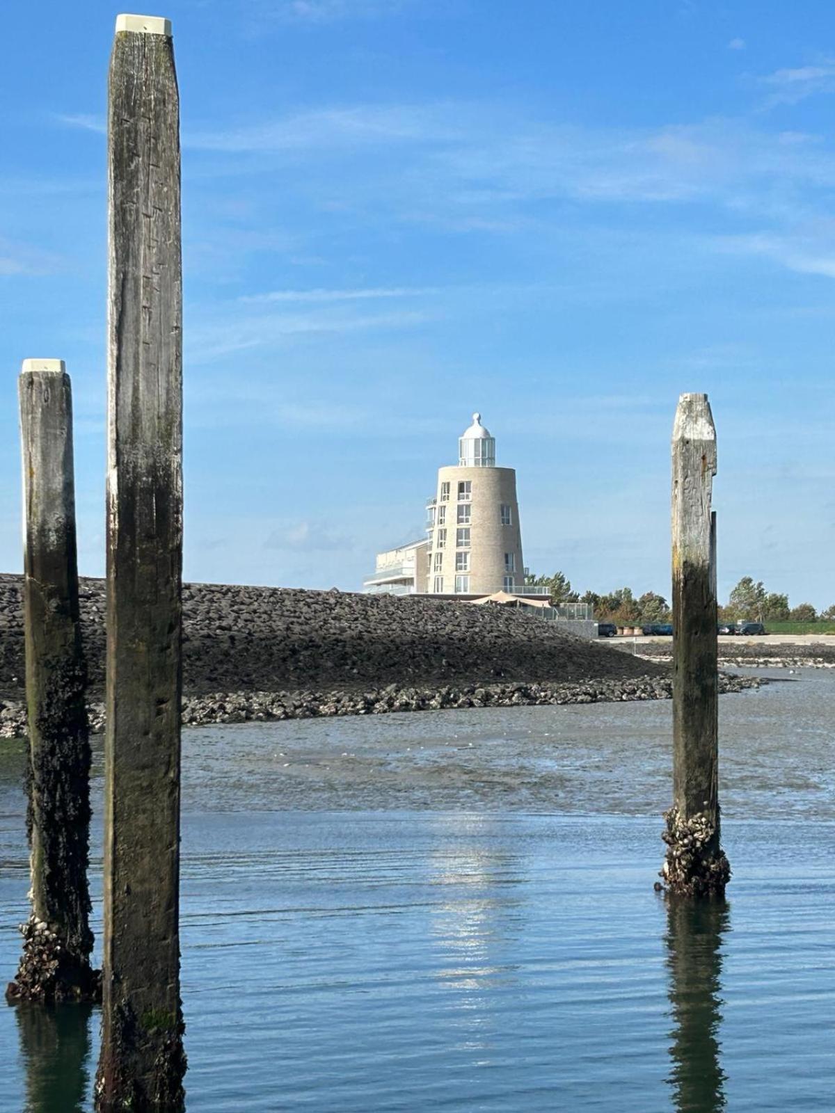 Oosterschelde Lodge Met Veel Privacy En Dicht Bij Het Water Scherpenisse Luaran gambar