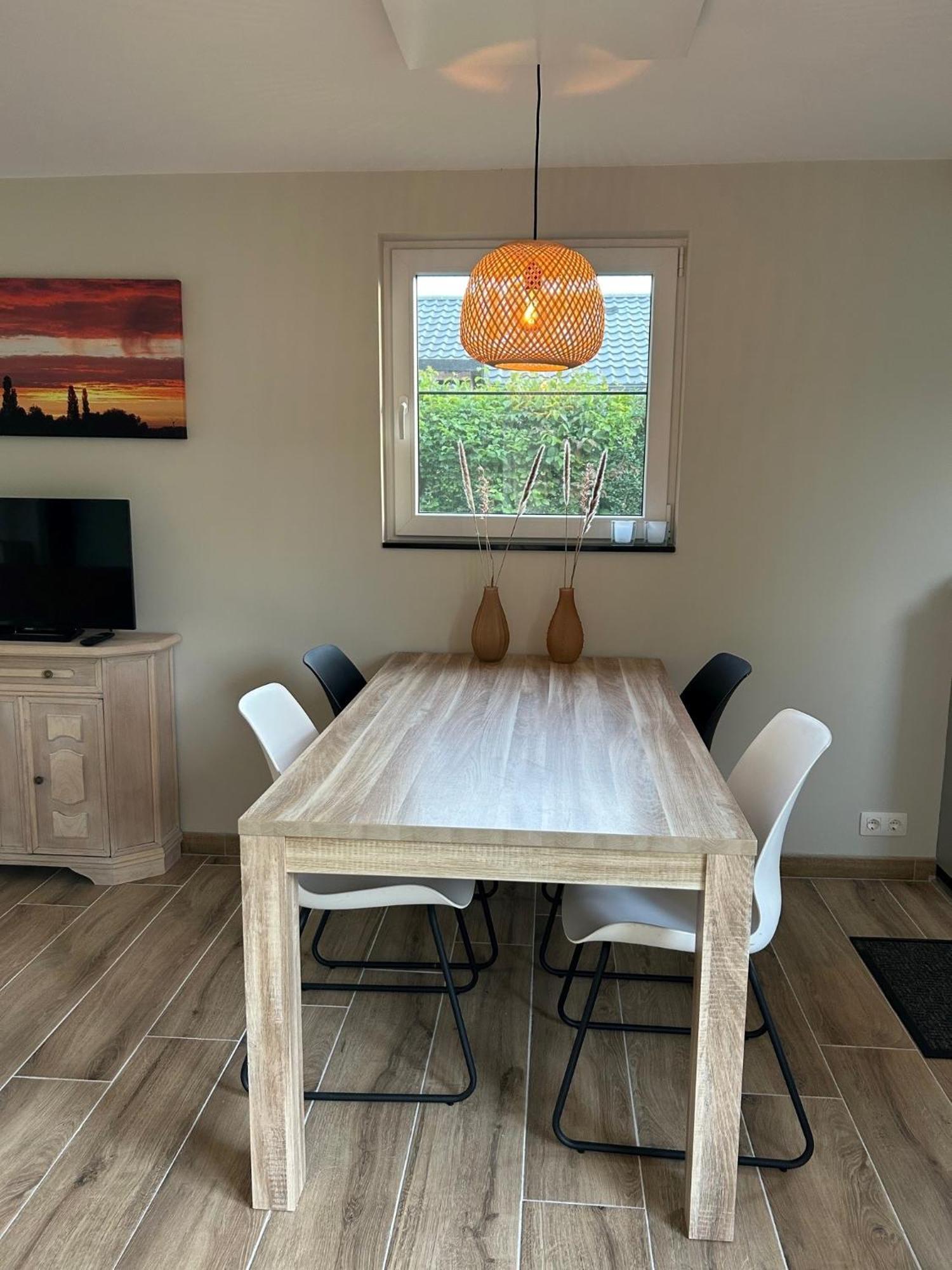 Oosterschelde Lodge Met Veel Privacy En Dicht Bij Het Water Scherpenisse Luaran gambar